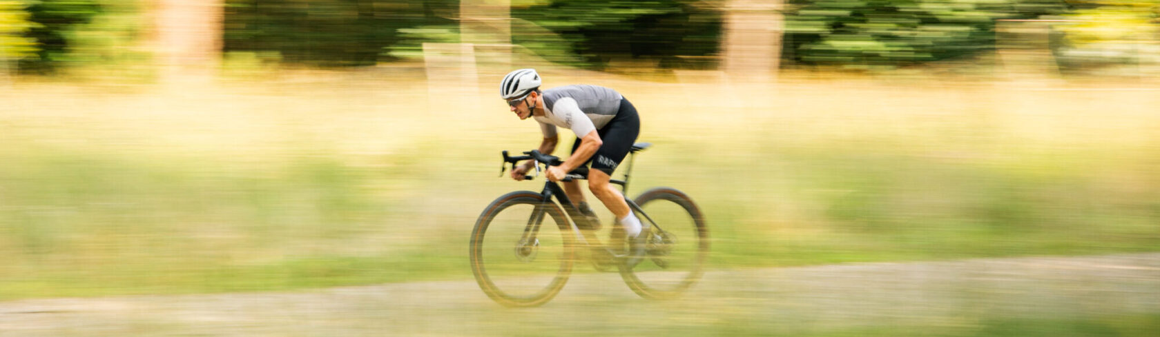 Ontdek het revolutionaire bandenspanningssysteem van GRAVAA, waarmee je al rijdend het aantal bar in de fietsband aanpast.